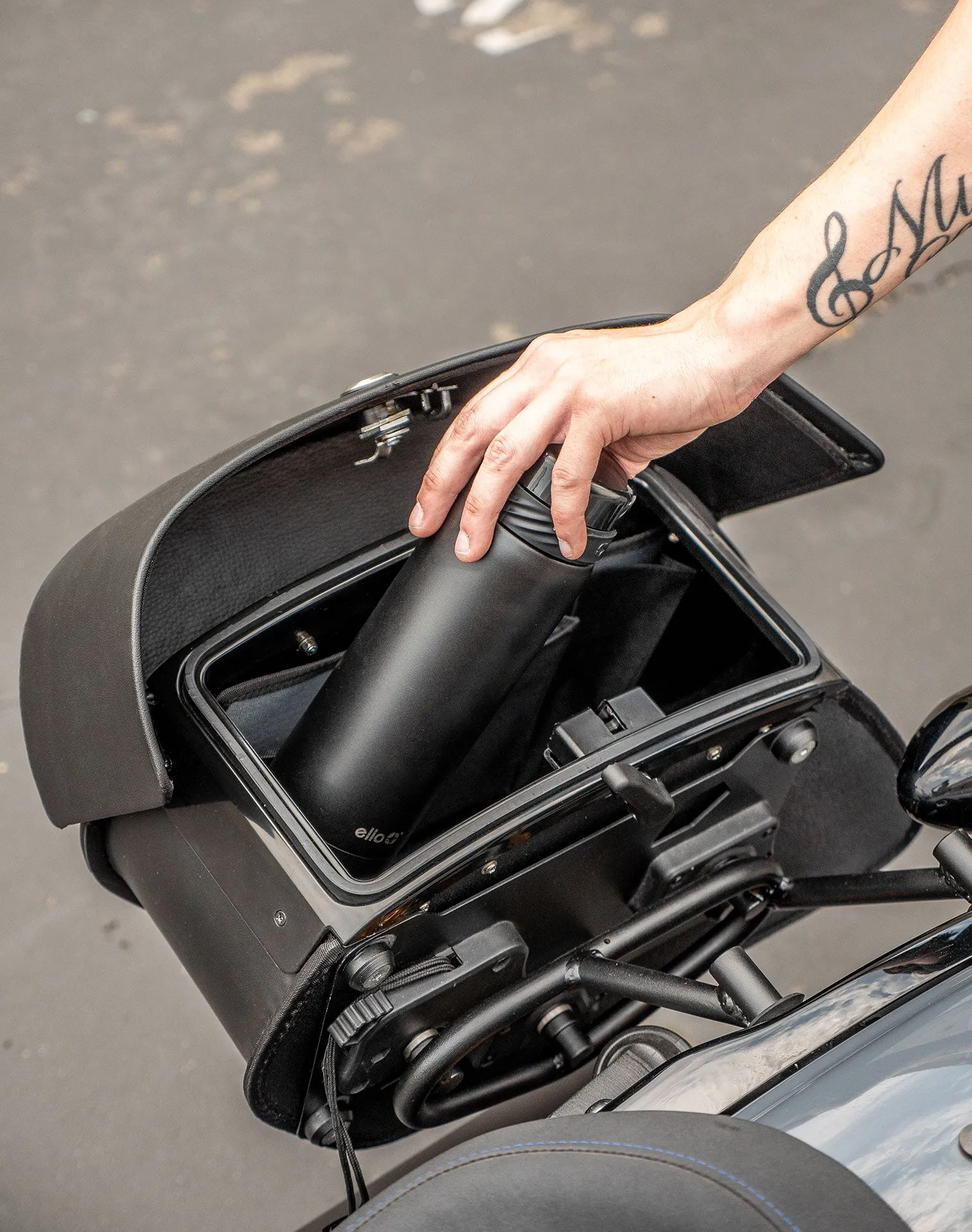 28L - Pantheon Medium Quick-Mount Yamaha Bolt Motorcycle Saddlebags