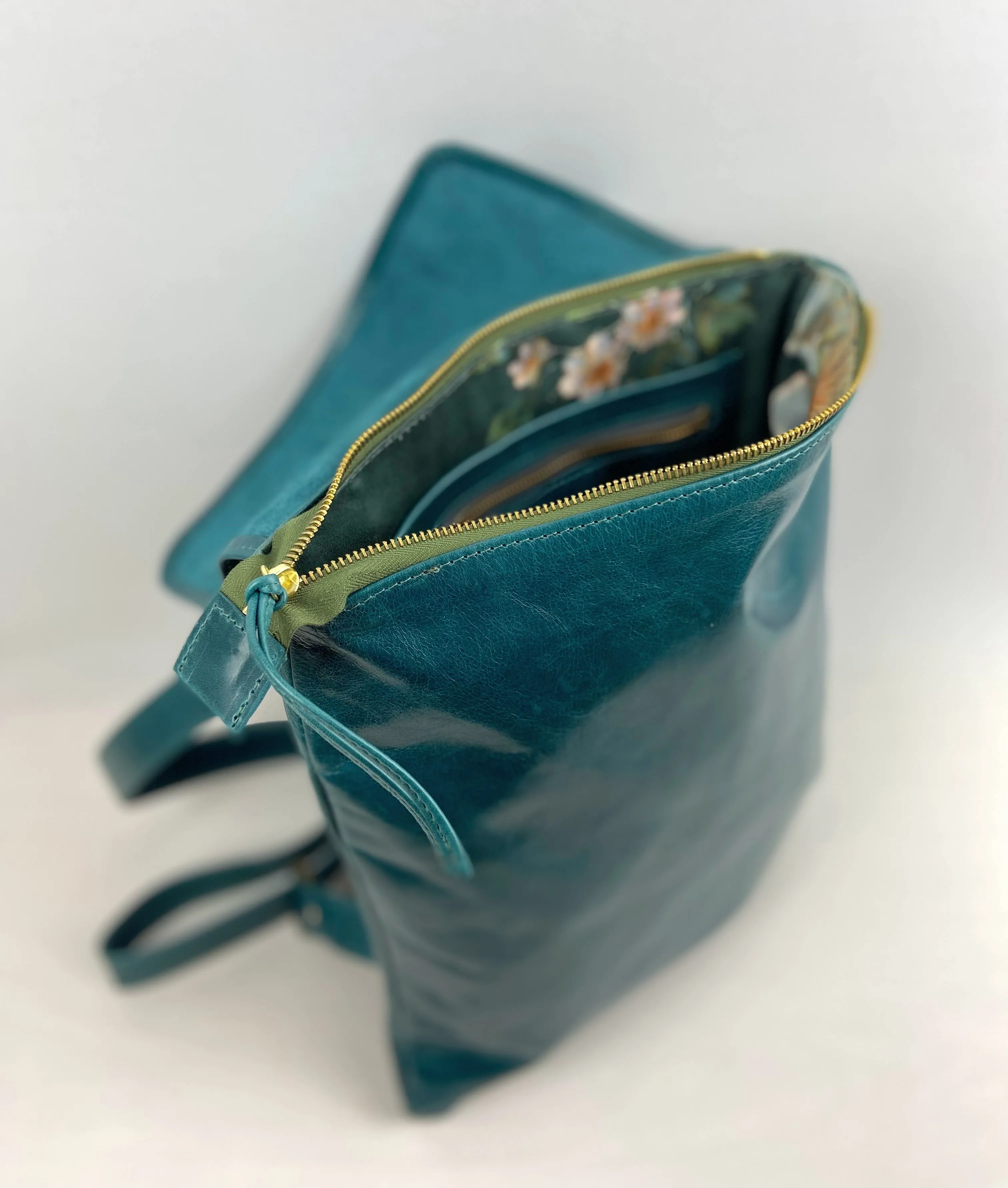 Dinky Pal rucksack in Teal Glazed Leather