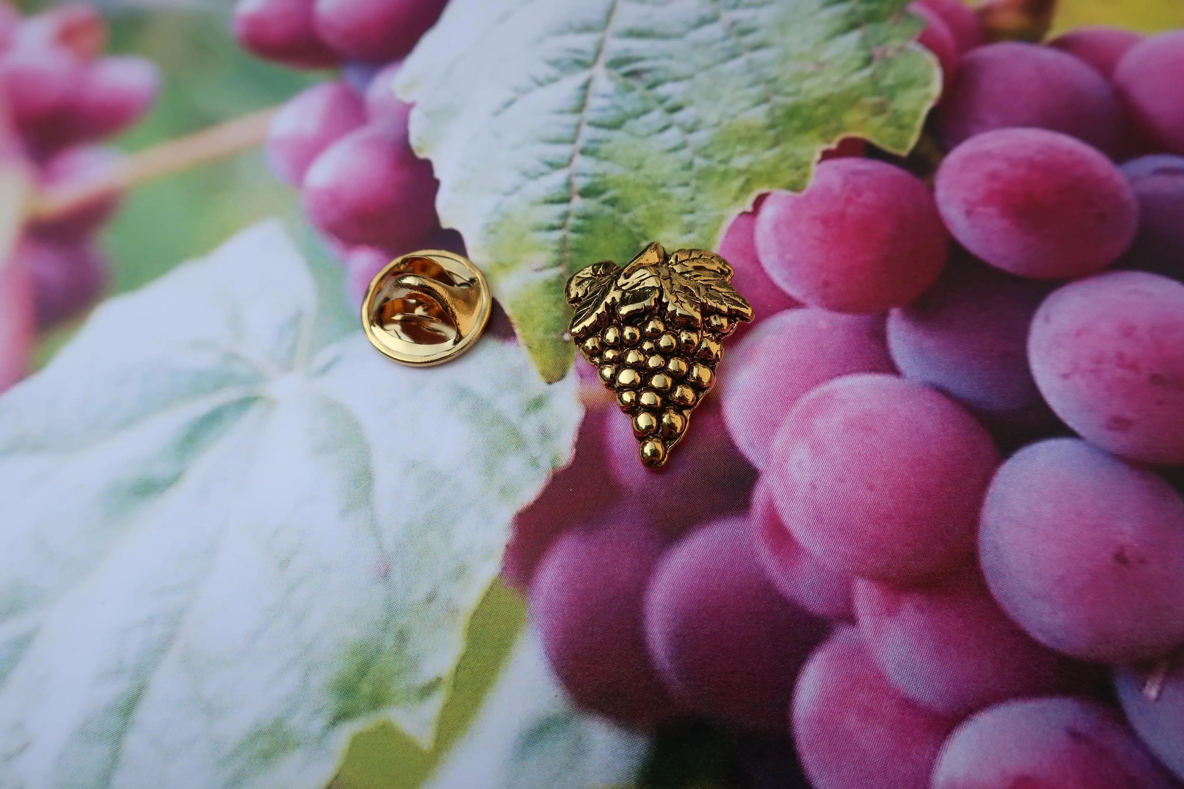 Grapes Gold Lapel Pin