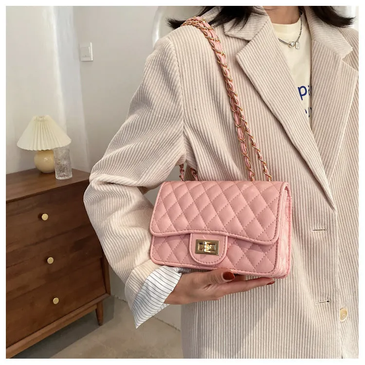 Hot New Arrival Fashionable Plaid Popular Handbag Black Chain Minimalist Buckle Trendy Mini Square Bag For Women