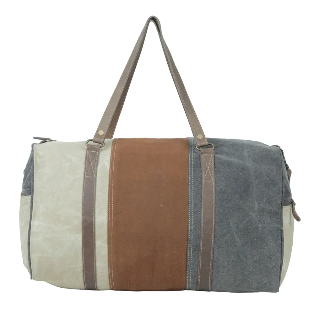 Neutral aesthetic traveller bag