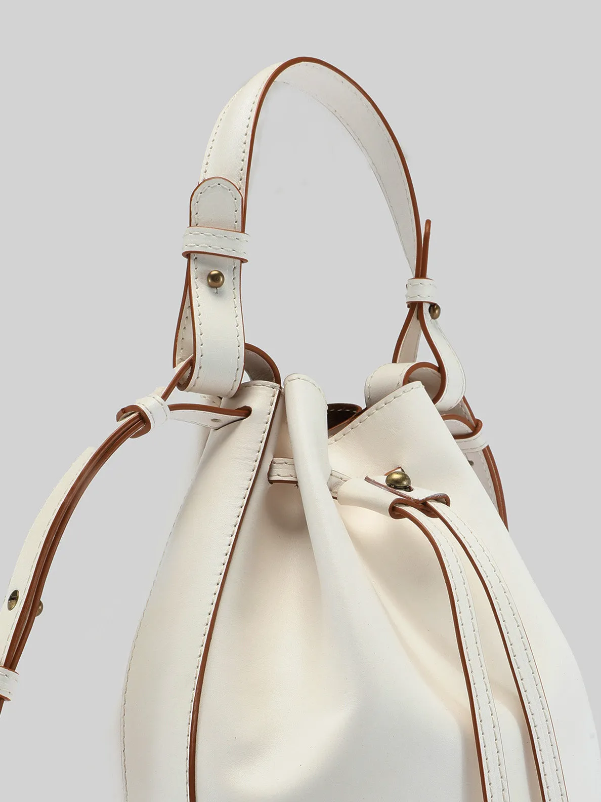 SADDLE 08 - White Leather Bucket Bag