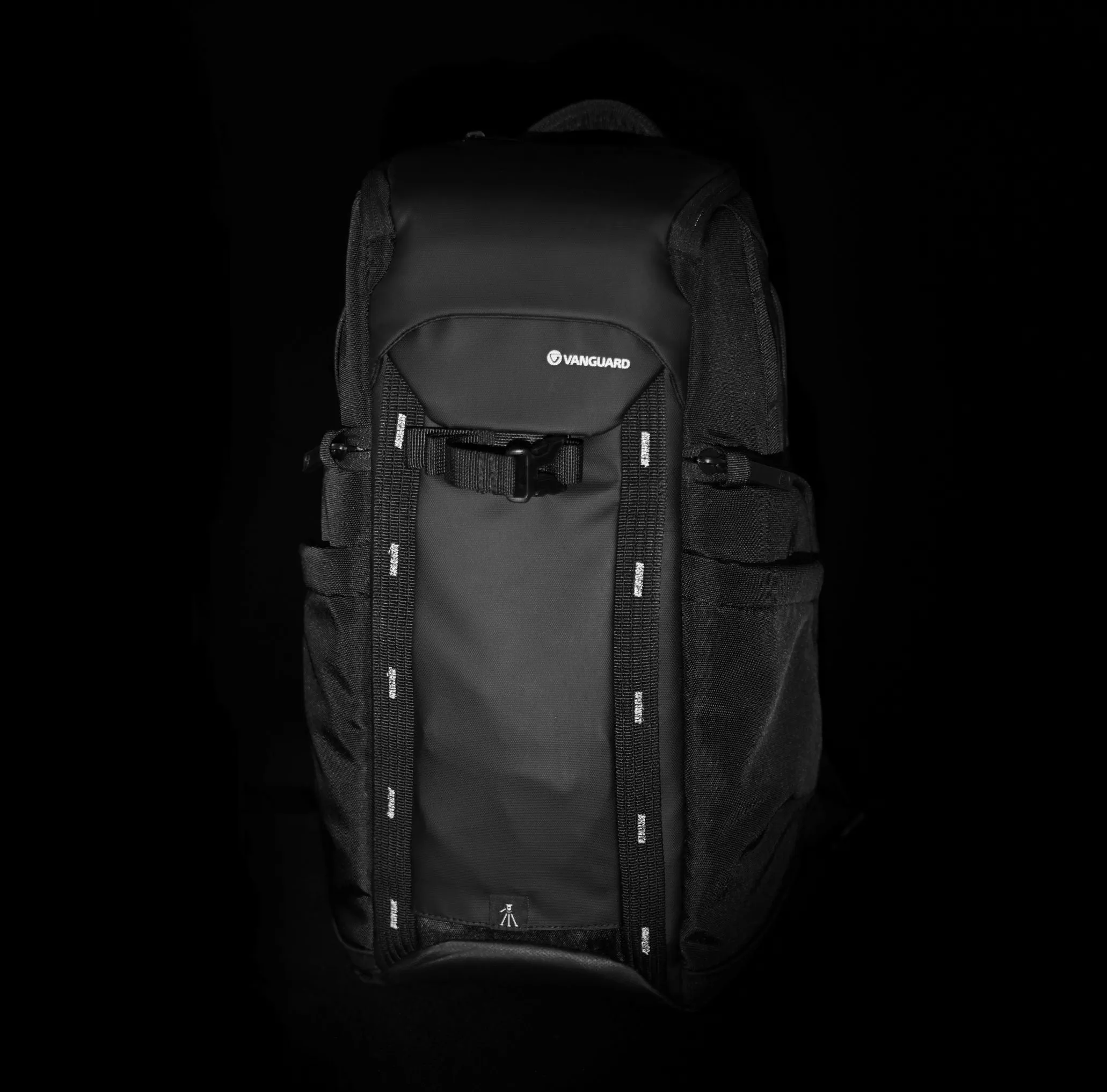 VEO Adaptor R44 Black Camera Backpack w/ USB Port - Rear Access